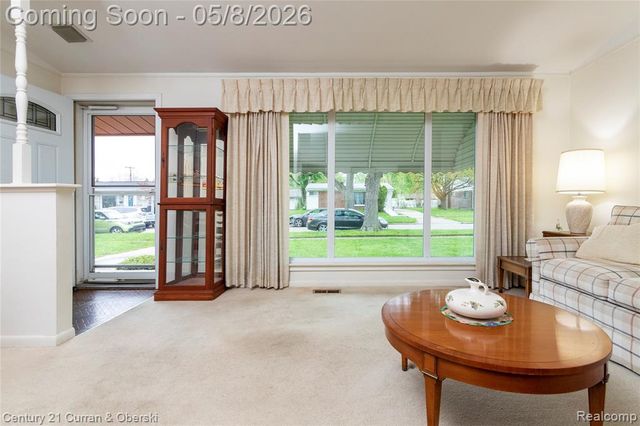 5387 Vivian Street, Dearborn Heights, MI 48125