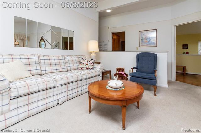 5387 Vivian Street, Dearborn Heights, MI 48125