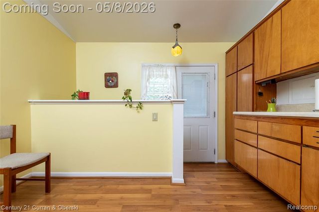 5387 Vivian Street, Dearborn Heights, MI 48125