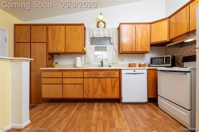 5387 Vivian Street, Dearborn Heights, MI 48125