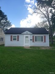 127 4th Avenue, Edwardsville, IL 62025