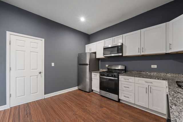 7214 S Saint Lawrence Avenue, Chicago, IL 60619