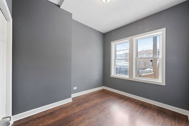 7214 S Saint Lawrence Avenue, Chicago, IL 60619