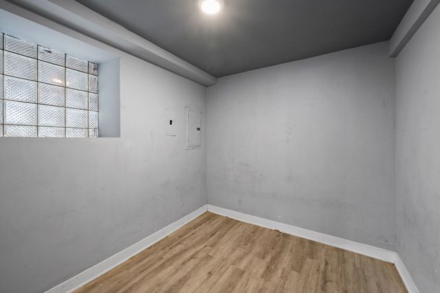 7214 S Saint Lawrence Avenue, Chicago, IL 60619