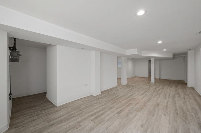 7214 S Saint Lawrence Avenue, Chicago, IL 60619