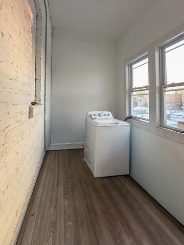 7214 S Saint Lawrence Avenue, Chicago, IL 60619