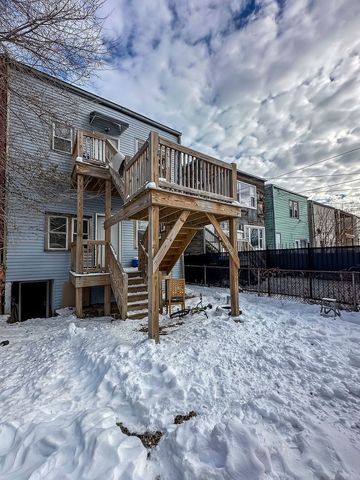 7214 S Saint Lawrence Avenue, Chicago, IL 60619