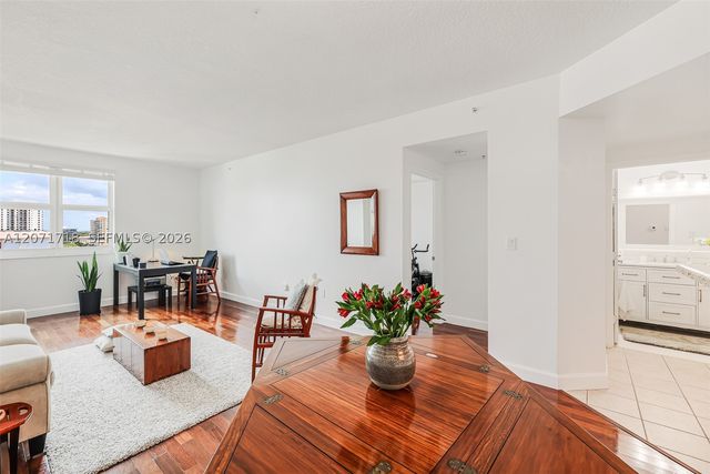 50 Menores Ave 820, Coral Gables, FL 33134