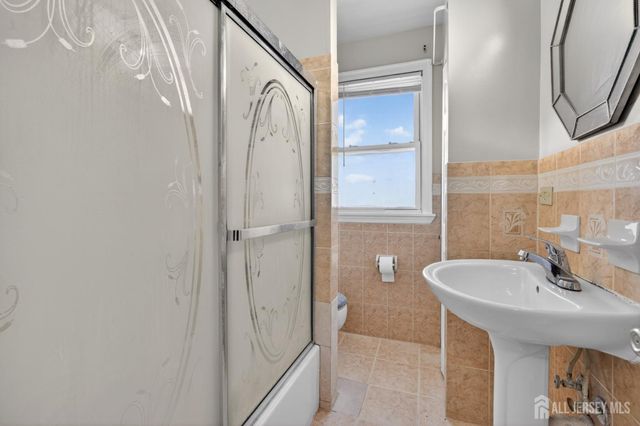 453 Compton Avenue, Perth Amboy, NJ 08861