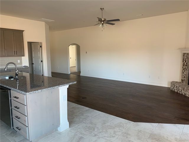 740 Arkansas Black, Bentonville, AR 72712