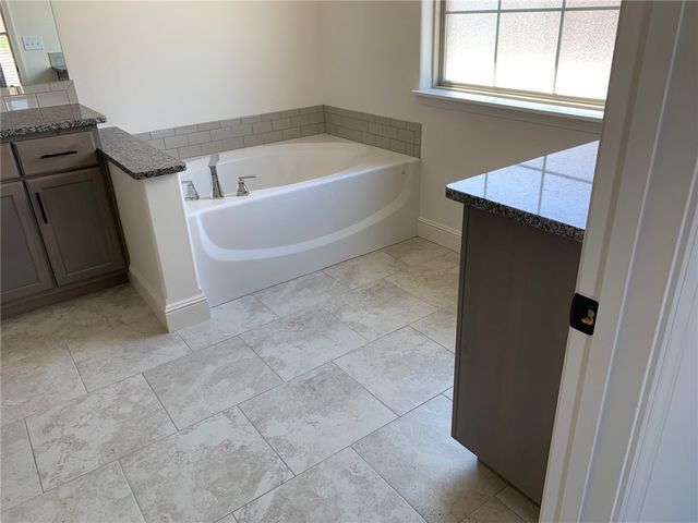 740 Arkansas Black, Bentonville, AR 72712