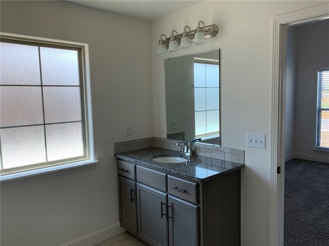 740 Arkansas Black, Bentonville, AR 72712