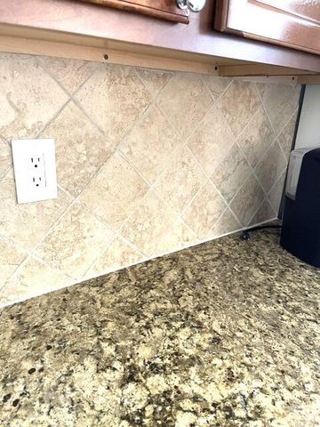 1315 HIGH POINT Way SE B, Delray Beach, FL 33445