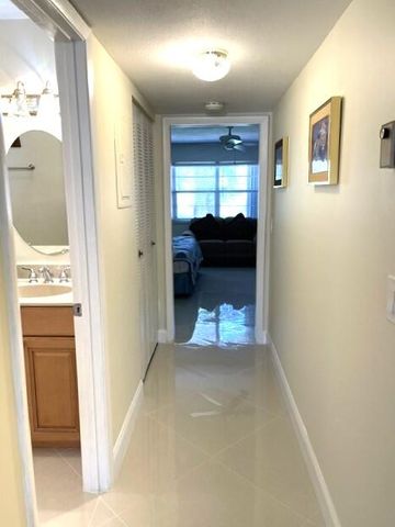 1315 HIGH POINT Way SE B, Delray Beach, FL 33445