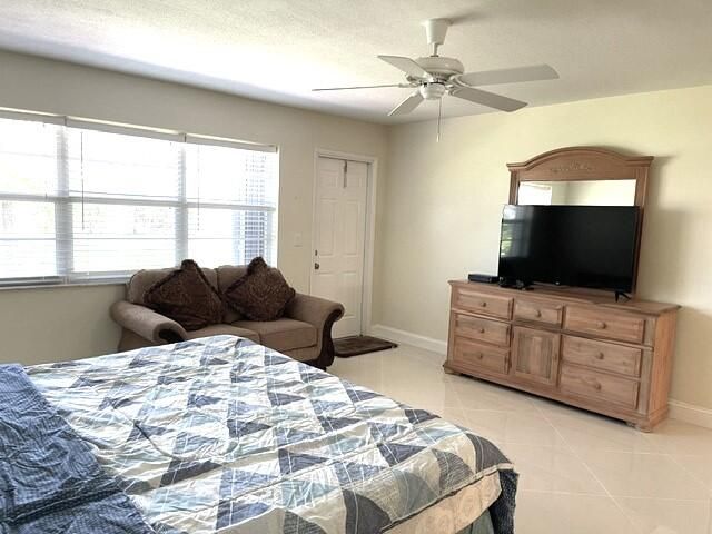 1315 HIGH POINT Way SE B, Delray Beach, FL 33445