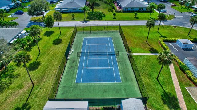 1315 HIGH POINT Way SE B, Delray Beach, FL 33445