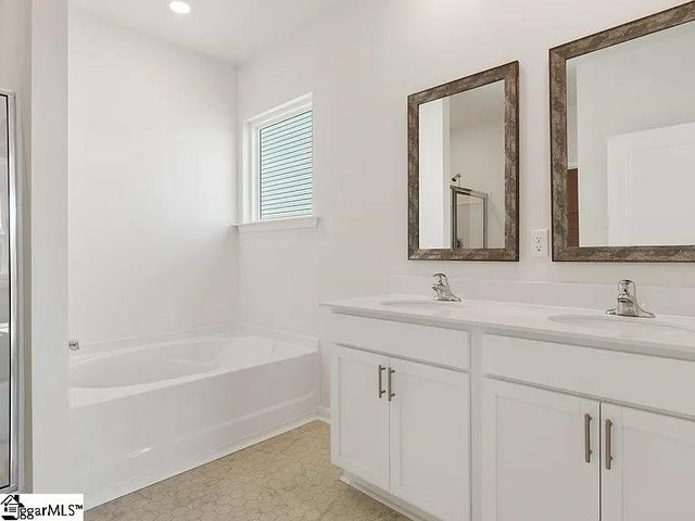 918 Pineland Drive, Woodruff, SC 29388