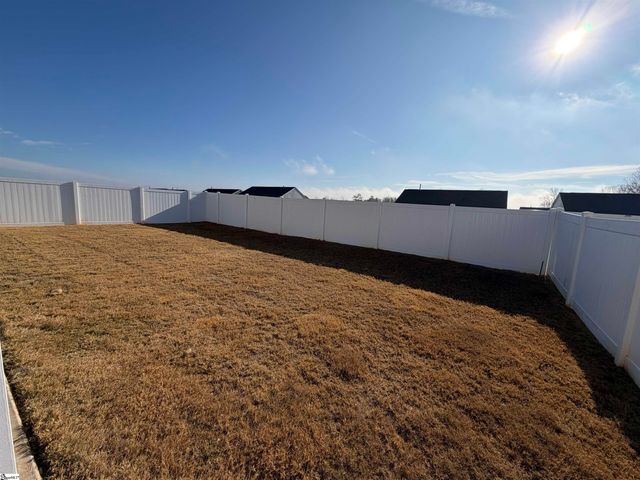 918 Pineland Drive, Woodruff, SC 29388