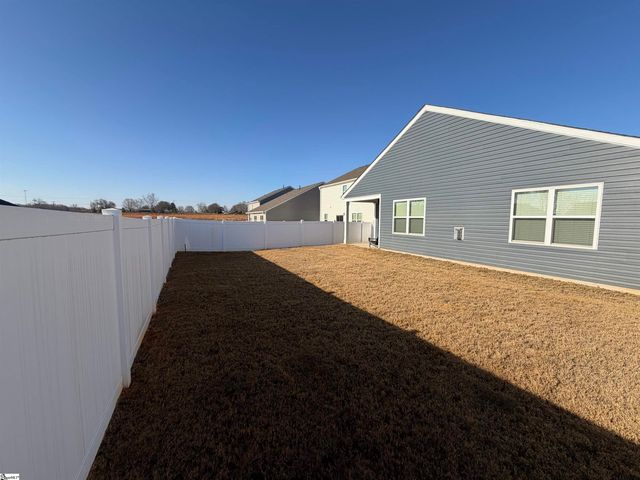 918 Pineland Drive, Woodruff, SC 29388