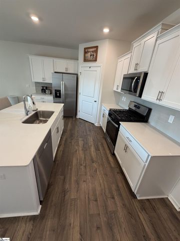 918 Pineland Drive, Woodruff, SC 29388