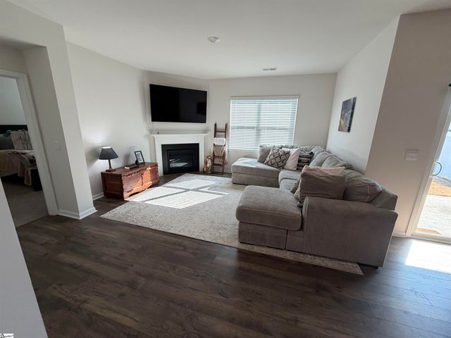 918 Pineland Drive, Woodruff, SC 29388