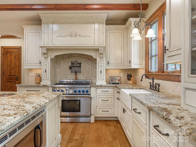 176 Valley Springs Road, Asheville, NC 28803