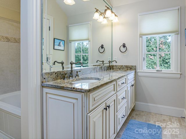 176 Valley Springs Road, Asheville, NC 28803