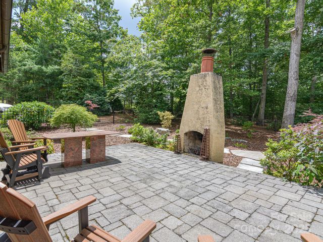 176 Valley Springs Road, Asheville, NC 28803