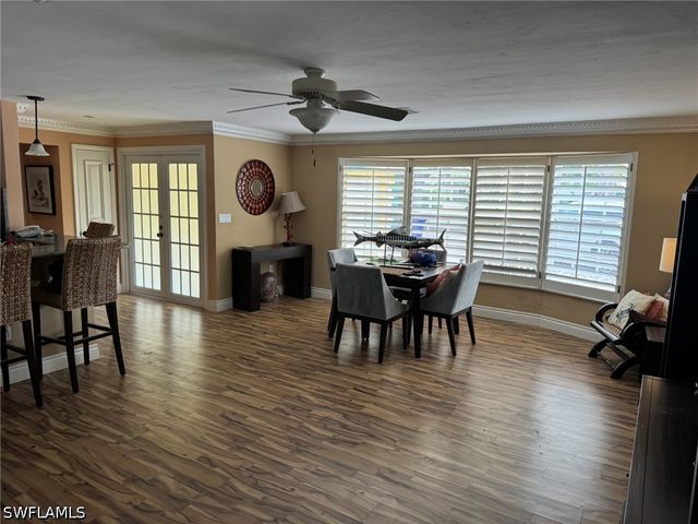 780 Fountainhead LN, Naples, FL 34103