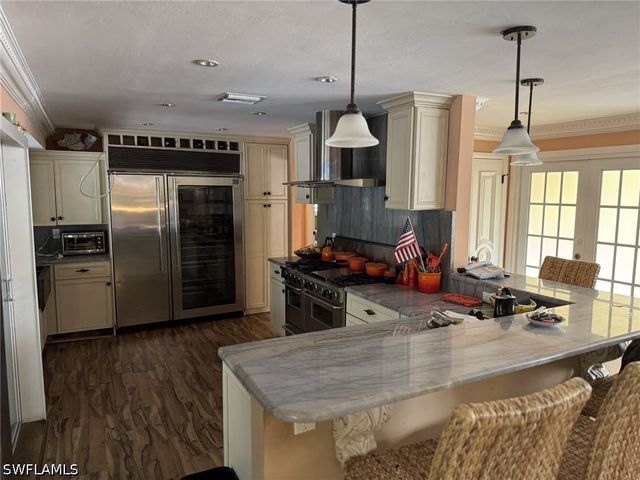 780 Fountainhead LN, Naples, FL 34103
