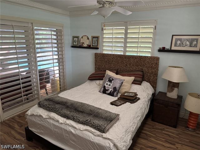 780 Fountainhead LN, Naples, FL 34103