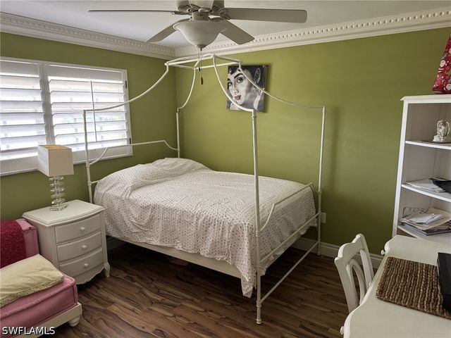 780 Fountainhead LN, Naples, FL 34103