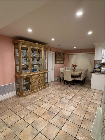 2530 Alden E Alden, Simi Valley, CA 93065