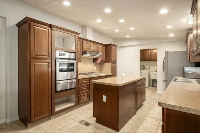 371 Bethel Avenue # 51 SP 51, Sanger, CA 93657