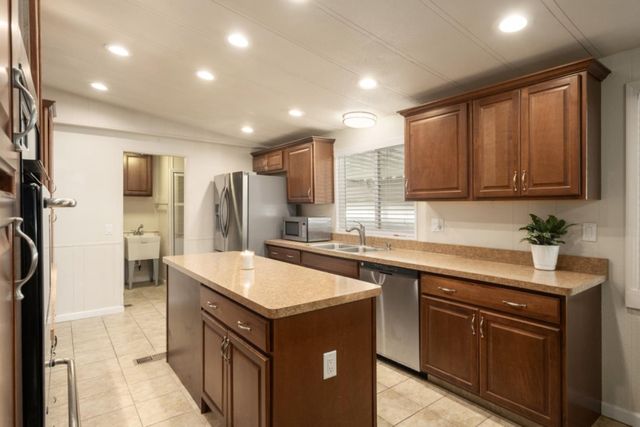 371 Bethel Avenue # 51 SP 51, Sanger, CA 93657