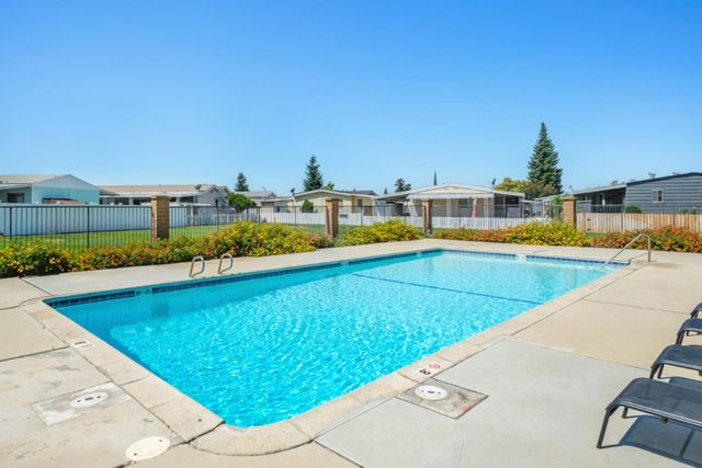371 Bethel Avenue # 51 SP 51, Sanger, CA 93657