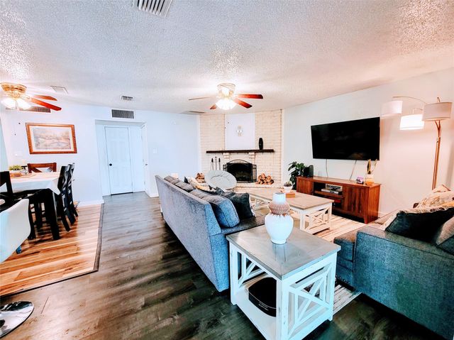 5828 Sidewinder Trail, Fort Worth, TX 76131