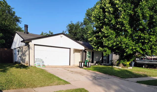 5828 Sidewinder Trail, Fort Worth, TX 76131