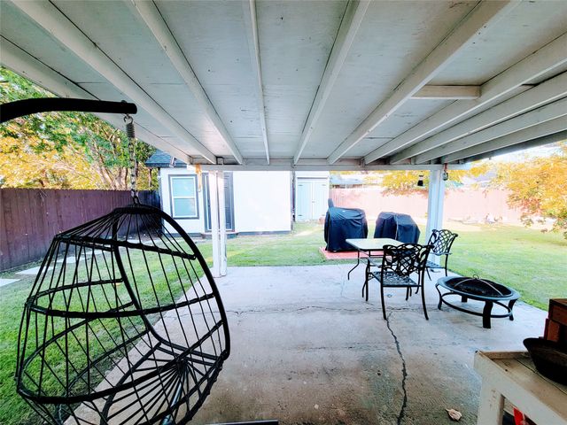 5828 Sidewinder Trail, Fort Worth, TX 76131