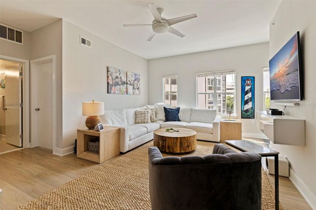 200 4TH AVENUE S 321, St Petersburg, FL 33701