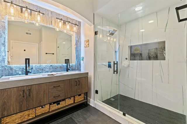 200 4TH AVENUE S 321, St Petersburg, FL 33701