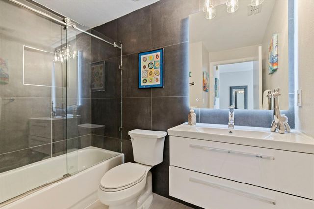 200 4TH AVENUE S 321, St Petersburg, FL 33701