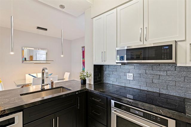 200 4TH AVENUE S 321, St Petersburg, FL 33701