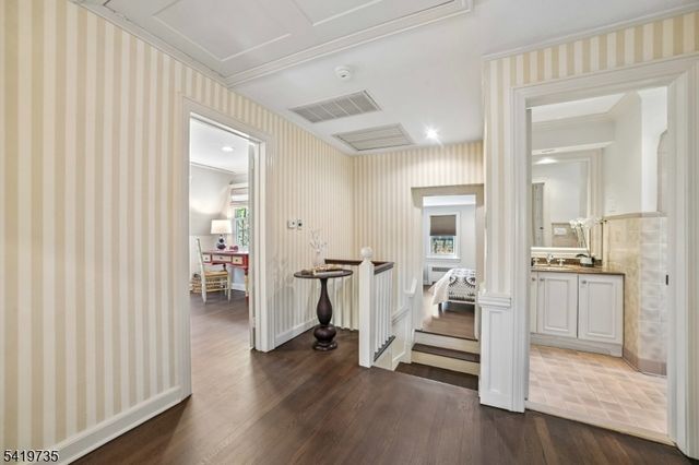 11 HAWTHORNE ROAD, Millburn Twp., NJ 07078