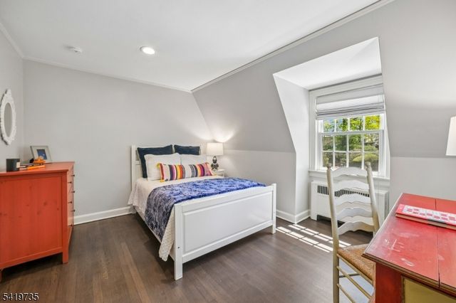 11 HAWTHORNE ROAD, Millburn Twp., NJ 07078