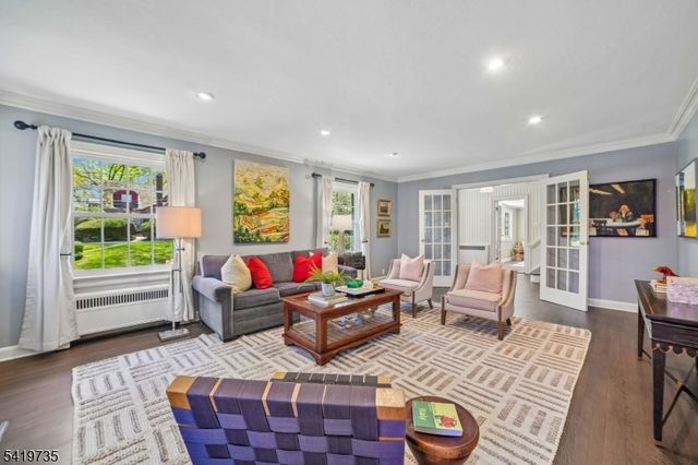 11 HAWTHORNE ROAD, Millburn Twp., NJ 07078