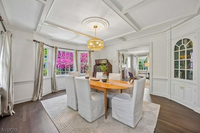 11 HAWTHORNE ROAD, Millburn Twp., NJ 07078