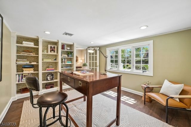 11 HAWTHORNE ROAD, Millburn Twp., NJ 07078