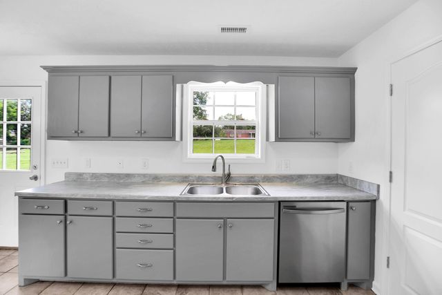 307 Shadow Dr, Shelbyville, TN 37160