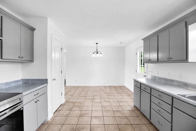 307 Shadow Dr, Shelbyville, TN 37160